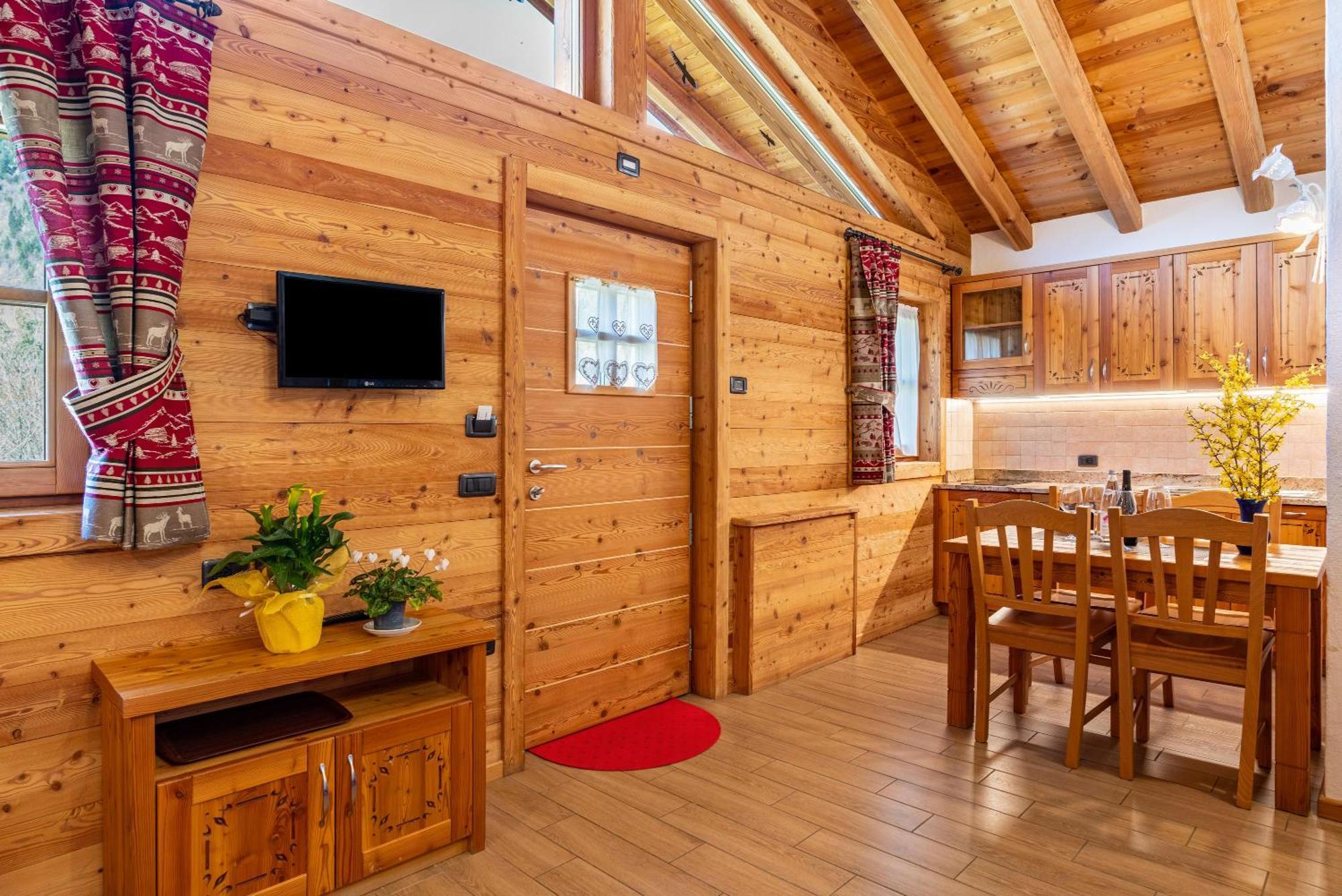 Вилла Chalet Camping Fae 3 Мадонна-ди-Кампильо Экстерьер фото